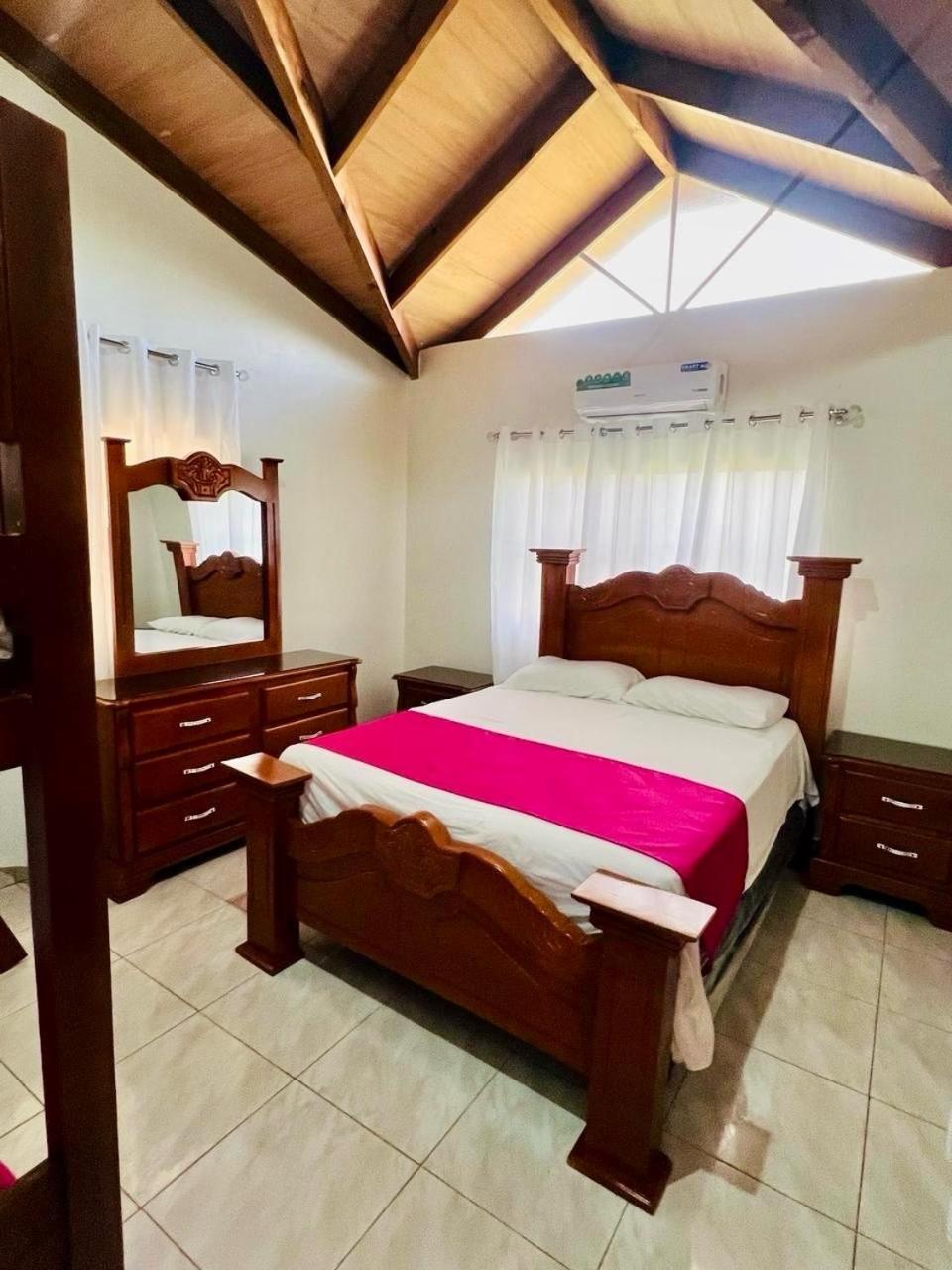 Oasis Dona Elena Villa Jarabacoa Exteriör bild